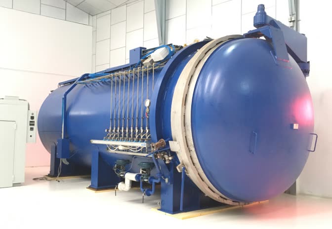 3 × 8 m autoclave