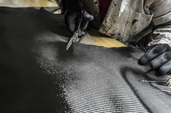 Corte de tejido de fibra para laminado