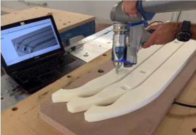 Taktile Messung eines Bauteils aus Tooling Board